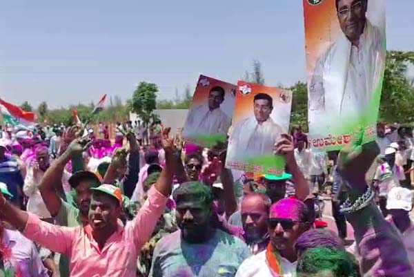 ಬಾಗಲಕೋಟೆಯಲ್ಲಿ ಗೆದ್ದು ಬೀಗಿದ ಉಮೇಶ್‌ ಮೇಟಿ, ಸಂಭ್ರಮಾಚರಣೆ ಜೋರು