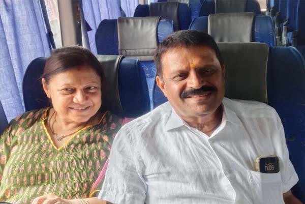 ಪ್ರಧಾನಿ ಮಾತಿಗೆ ಓಗೊಟ್ಟು ಸರ್ಕಾರಿ ಬಸ್‌ನಲ್ಲಿ ಪ್ರಯಾಣಿಸಿದ ಅಪ್ಪಚ್ಚು ರಂಜನ್‌ ದಂಪತಿ