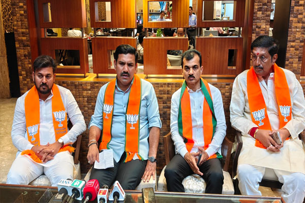 ಸಿದ್ದರಾಮಯ್ಯ ಬಳಿಕ CM ಯಾರು? ಕಾಂಗ್ರೆಸ್‌ನಲ್ಲಿ ಗೊಂದಲದ ಬಾಂಬ್ ಸ್ಫೋಟ: ವಿಜಯೇಂದ್ರ ವಾಗ್ದಾಳಿ