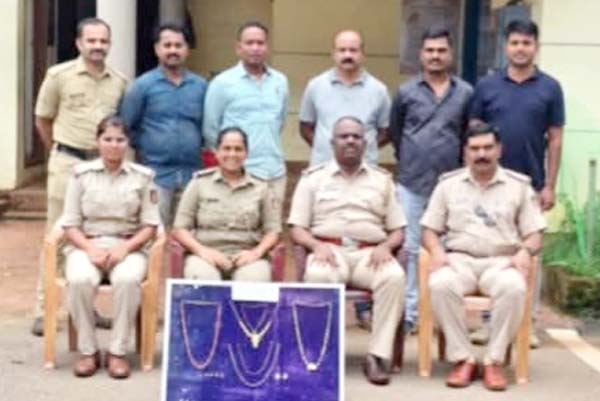 ಬೇರೆಯವರ ಮನೆಯ ಟ್ರಂಕ್‌ನಲ್ಲಿದ್ದ ಬಂಗಾರ ಕದ್ದು ಅಡವಿಟ್ಟಿದ್ದ ಇಬ್ಬರ ಬಂಧನ