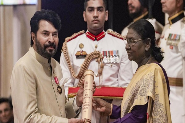 ರಾಷ್ಟ್ರಪತಿ ಭವನದಲ್ಲಿ ಪದ್ಮ ಪುರಸ್ಕಾರ ಪ್ರದಾನ; ರೋಹಿತ್ ಶರ್ಮಾ, ಮಾಧವನ್, ಮಮ್ಮುಟ್ಟಿಗೆ ರಾಷ್ಟ್ರೀಯ ಗೌರವ!