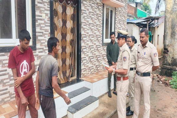 ಮುಂಡಗೋಡದಲ್ಲಿ ಪೊಲೀಸರ ಭರ್ಜರಿ ಕಾರ್ಯಾಚರಣೆ: 14 ರೌಡಿಶೀಟರ್‌ಗಳ ಮನೆ ಮೇಲೆ ದಾಳಿ