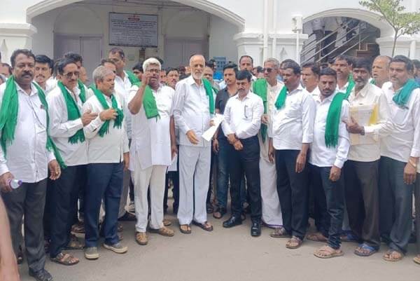 ಅಡಿಕೆ ಲಾರಿ ಅಡ್ಡಗಟ್ಟಿ ಗೂಂಡಾಗಿರಿ: ಕಾಂಗ್ರೆಸ್ ಮುಖಂಡ ಉಲ್ಲಾಸ್ ವಿರುದ್ಧ ಕಠಿಣ ಕ್ರಮಕ್ಕೆ ರೈತ ಸಂಘದ ಆಗ್ರಹ!