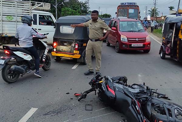 ಕುಶಾಲನಗರದಲ್ಲಿ ಪಿಕಪ್‌ ವಾಹನ – ಬೈಕ್‌ ನಡುವೆ ರಸೆ ಅಪಘಾತ: ಸವಾರ ಸಾ*ವು