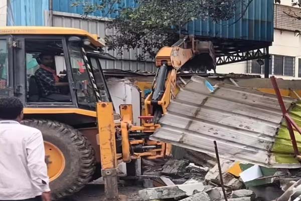 ಬೆಂಗಳೂರು ನಗರಾದ್ಯಂತ ಫುಟ್‌ಪಾತ್‌ ತೆರವು ಕಾರ್ಯಾಚರಣೆ ಆರಂಭ, ಪೊಲೀಸರ ಬೆಂಗಾವಲು