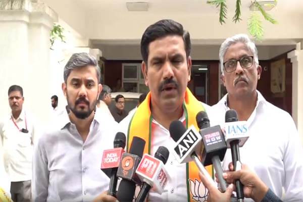 ಮತದಾರರ ಪಟ್ಟಿ ಪರಿಷ್ಕರಣೆಯಲ್ಲಿ ಅಕ್ರಮ ಆರೋಪ: ಚುನಾವಣಾ ಆಯೋಗಕ್ಕೆ ದೂರು ಸಲ್ಲಿಸಿದ ಬಿಜೆಪಿ ನಿಯೋಗ