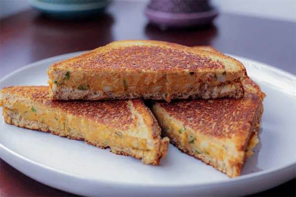SNACKS| ಬಾಯಲ್ಲಿ ನೀರೂರಿಸುವ ಗರಿಗರಿಯಾದ ಆಲೂ ಸ್ಯಾಂಡ್‌ವಿಚ್: ಇಷ್ಟು ಸುಲಭವಾಗಿ ಮಾಡಬಹುದಾ?