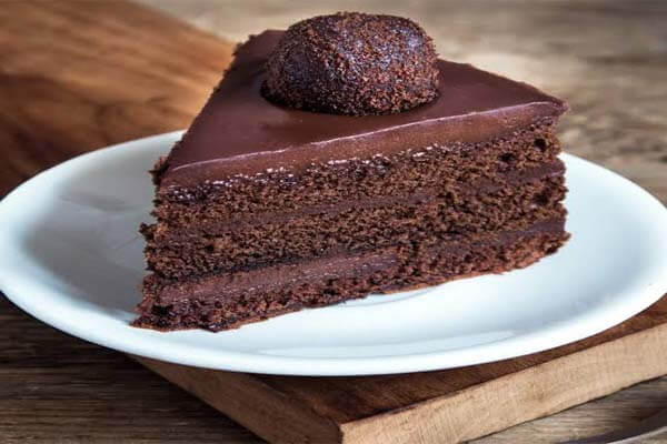Instant cake | ಓವನ್ ಬೇಡ, ಮೊಟ್ಟೆಯೂ ಬೇಡ: ಕುಕ್ಕರ್‌ನಲ್ಲೇ ಮಾಡಿ ಸೂಪರ್ ಚಾಕೊಲೇಟ್ ಕೇಕ್!