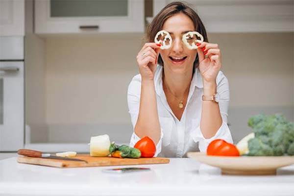 EyeCare | ಕಣ್ಣಿನ ಆರೋಗ್ಯಕ್ಕೆ ಬೆಸ್ಟ್ ಮನೆಮದ್ದು: ಕನ್ನಡಕದಿಂದ ದೂರವಿರಲು ಈ ಆಹಾರ ಸೇವಿಸಿ