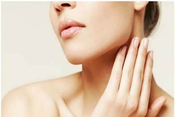 BEAUTY TIPS | ನಿಮ್ಮ ಮುಖದಷ್ಟೇ ಕುತ್ತಿಗೆಯೂ ಬೆಳ್ಳಗಾಗಬೇಕೇ? ಇಲ್ಲಿದೆ ಸುಲಭ ಮನೆಮದ್ದು!