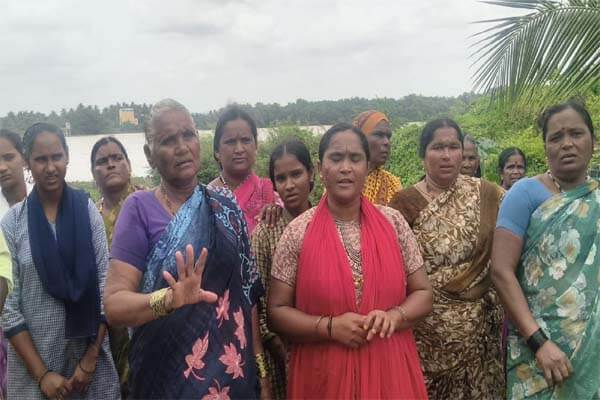 ಇದ್ದಕ್ಕಿದ್ದಂತೆಯೇ ಕುಸಿದು ಬಿದ್ದ ಕಂದಮ್ಮ, ಸರ್ಕಾರಿ ಆಸ್ಪತ್ರೆಗೆ ಕರೆತಂದ್ರೆ ವೈದ್ಯರೇ ಇಲ್ಲ!