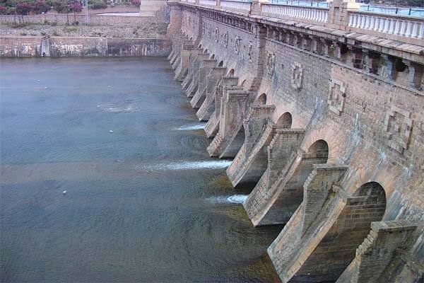 ಕೈಕೊಟ್ಟ ಮಳೆರಾಯ, ತಳ ಮುಟ್ಟಿದ ಕೆಆರ್‌ಎಸ್; ಕೃಷಿಗೆ ನೀರಿಲ್ಲದೆ ಸ್ತಬ್ಧಗೊಂಡ ಬಿತ್ತನೆ ಕಾರ್ಯ