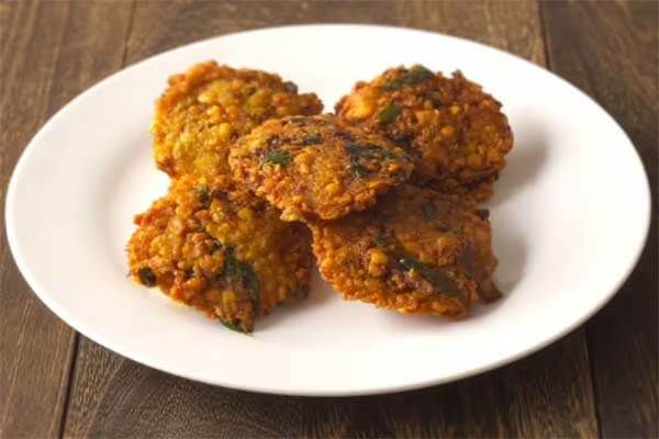 SNACKS| ಸಂಜೆ ಟೀ ಜತೆ ತಿನ್ನಲು ಪರ್ಫೆಕ್ಟ್ ಸ್ನ್ಯಾಕ್ಸ್ : ಗರಿಗರಿ ಕ್ಯಾಬೇಜ್ ವಡೆ ರೆಸಿಪಿ ಇಲ್ಲಿದೆ!