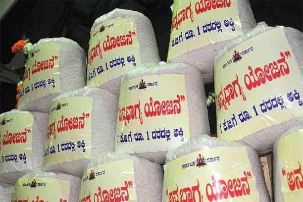 ಶಿರಸಿಯಲ್ಲಿ ಪಡಿತರ ಅಕ್ಕಿ ಅಕ್ರಮ ಸಾಗಾಟ: 473 ಚೀಲ ಅಕ್ಕಿ ಸೇರಿ ಲಾರಿಯನ್ನು ವಶಕ್ಕೆ ಪಡೆದ ಪೊಲೀಸ್