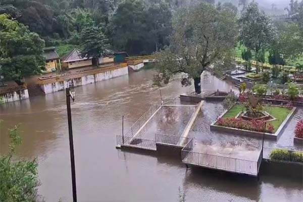 ಕೊಡಗಿನಲ್ಲಿ ವರುಣನ ರೌದ್ರನರ್ತನ: ತ್ರಿವೇಣಿ ಸಂಗಮದಲ್ಲಿ ನೀರಿನ ಮಟ್ಟ ಏರಿಕೆ, ನದಿ ಪಾತ್ರದ ಜನರಿಗೆ ಹೈ ಅಲರ್ಟ್