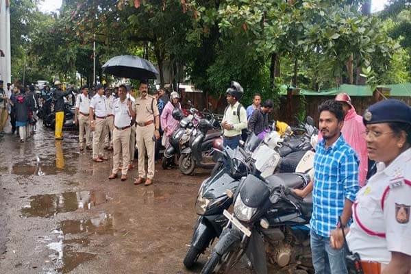 ಬೆಳಗಾವಿ ಪೊಲೀಸರ ವಿಶೇಷ ಕಾರ್ಯಾಚರಣೆ; ನಂಬರ್ ಪ್ಲೇಟ್ ಇಲ್ಲದ 105 ದ್ವಿಚಕ್ರ ವಾಹನಗಳ ವಿರುದ್ಧ ಕ್ರಮ
