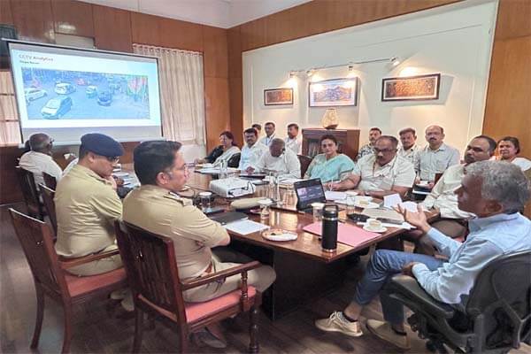 ಬೆಂಗಳೂರು ಬೈಕ್‌ ಸವಾರರಿಗೆ ಶಾಕ್: ಇನ್ಮುಂದೆ ಫುಟ್‌ಪಾತ್ ಮೇಲೆ ಗಾಡಿ ಹತ್ತಿಸಿದ್ರೆ ಜೇಬಿಗೆ ಬೀಳಲಿದೆ ಭಾರಿ ಕತ್ತರಿ