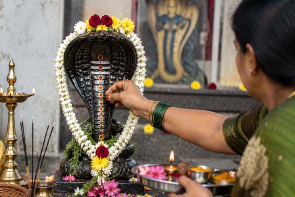 ನಾಡಿನಾದ್ಯಂತ ಮನೆಮಾಡಿದ ನಾಗರ ಪಂಚಮಿ ಸಂಭ್ರಮ: ಆಚರಣಾ ಕ್ರಮ ಏನು? ಇಲ್ಲಿದೆ ಸಂಪೂರ್ಣ ಮಾಹಿತಿ