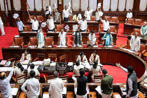 ವಾಲ್ಮೀಕಿ ಹಗರಣ: ನಾಗೇಂದ್ರ ವಿರುದ್ಧ ಪ್ರತಿಪಕ್ಷಗಳ ಆಕ್ರೋಶ, ಸದನದಲ್ಲಿ ಭಾರೀ ಗದ್ದಲ