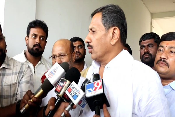 ‘ಹಗರಣ ಸಾಬೀತಾದ್ರೆ ರಾಜಕೀಯ ಬಿಡ್ತೇನೆ’: ಕುಮಾರಸ್ವಾಮಿಗೆ ಬಾಲಕೃಷ್ಣ ಸವಾಲ್!