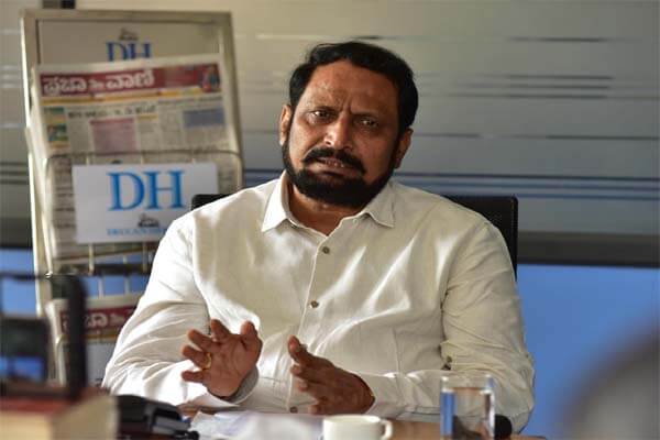 ರಾಜ್ಯದ ಅತಿವೃಷ್ಟಿ, ಬರ ಪರಿಸ್ಥಿತಿಯತ್ತ ಸಿಎಂ ಡಿಕೆಶಿ ಚಿತ್ತ: ಸವದಿ ಬೆನ್ನಿಗೆ ಉತ್ತರ ಕನ್ನಡದ ಅಧ್ಯಯನ ಹೊಣೆ