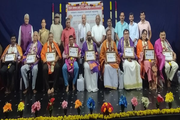 ಕಾರಣಗಿರಿಯಲ್ಲಿ ಮಹರ್ಷಿ ನಾರದರ ಸಂಸ್ಮರಣೆ: ಪತ್ರಿಕಾ ಕ್ಷೇತ್ರದ ಸಾಧಕರಿಗೆ ಪ್ರತಿಷ್ಠಿತ ‘ನಾರದ ಪುರಸ್ಕಾರ’ ಪ್ರದಾನ