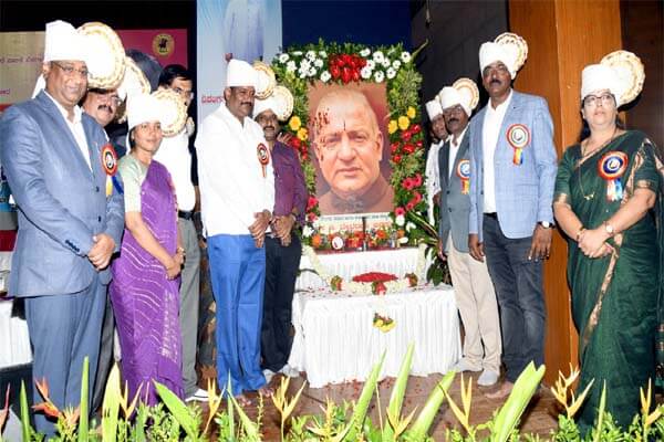 ಹಿಂದುಳಿದ ವರ್ಗಗಳ ಆಶಾಕಿರಣ ಡಿ. ದೇವರಾಜ ಅರಸು ಜನ್ಮದಿನಾಚರಣೆ: ಬೆಳಗಾವಿ ಜಿಲ್ಲಾಡಳಿತದ ವತಿಯಿಂದ ಗೌರವ ನಮನ