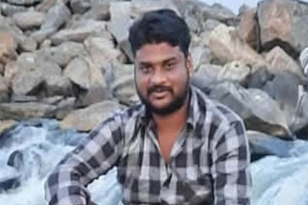 ನಿಯಂತ್ರಣ ತಪ್ಪಿ ಕಂದಕಕ್ಕೆ ಉರುಳಿದ ಕಾರು: ದಾಂಡೇಲಿಯಲ್ಲಿ ಕೆಪಿಸಿ ಉದ್ಯೋಗಿ ದುರ್ಮ*ರಣ