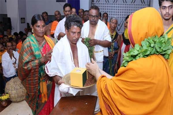 ರಾಘವೇಶ್ವರ ಶ್ರೀ ಅನ್ನಬ್ರಹ್ಮ ಚಾತುರ್ಮಾಸ್ಯ: ಹಾಲಕ್ಕಿ ಸಮಾಜದಿಂದ ಸ್ವರ್ಣಪಾದುಕಾ ಪೂಜೆ ಸಮರ್ಪಣೆ