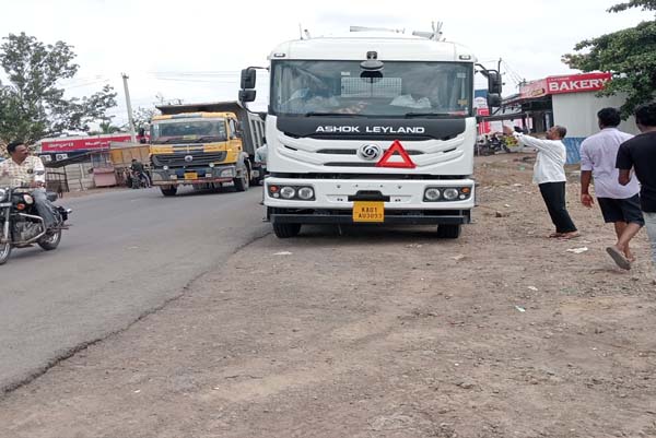 ವಿಜಯಪುರದಲ್ಲಿ ಲಾರಿ- ಸ್ಕೂಟರ್‌ ಡಿಕ್ಕಿ: ಸ್ಕೂಟರ್ ಸವಾರ ಸ್ಥಳದಲ್ಲಿಯೇ ಸಾವು