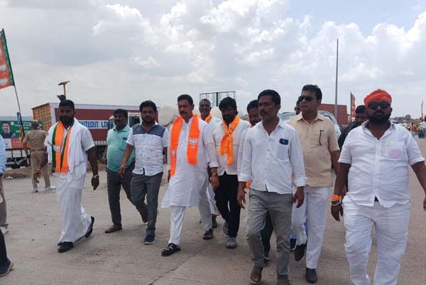 ಒಂಬತ್ತನೇ ದಿನಕ್ಕೆ ಕಾಲಿಟ್ಟ ಬಿಜೆಪಿ ಪಾದಯಾತ್ರೆ: ಬಳ್ಳಾರಿ ಚಲೋಗೆ ಜನರಿಂದ ಅಭೂತಪೂರ್ವ ಬೆಂಬಲ