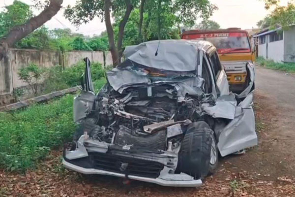 ತಿರುಚ್ಚಿ-ಚೆನ್ನೈ ಹೆದ್ದಾರಿಯಲ್ಲಿ ಭೀಕರ ಅಪಘಾತ: ಕಾರು-ಬಸ್‌ ಡಿಕ್ಕಿ, ಮೂವರ ದುರ್ಮ*ರಣ
