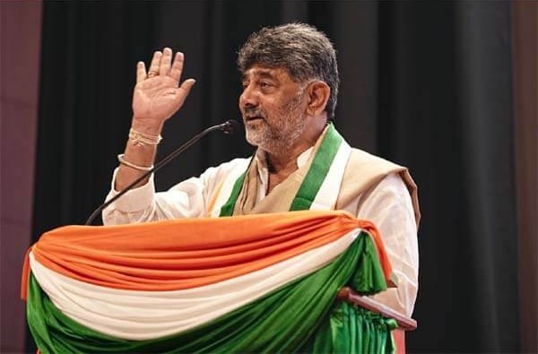 ಅಕ್ರಮ ಬಂದೂಕು ಹೊಂದಿದ್ದೀರಾ? ನ. 1ರೊಳಗೆ ಸರ್ಕಾರಕ್ಕೆ ಒಪ್ಪಿಸಿ ಬಿಡಿ: ಡಿಕೆಶಿ ಖಡಕ್ ವಾರ್ನಿಂಗ್