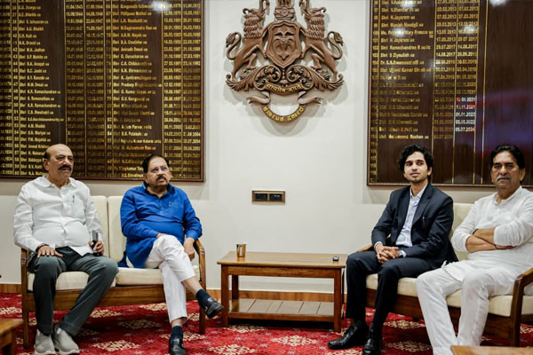 ಬರದ ಸ್ಥಿತಿಗತಿ ಕುರಿತು ಸಭೆ: ಪರಿಹಾರ ಕಾರ್ಯ ಚುರುಕುಗೊಳಿಸಲು ಡಾ. ಜಿ. ಪರಮೇಶ್ವರ್ ಸೂಚನೆ