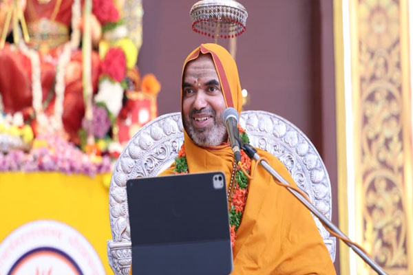 ನವರಾತ್ರಿಯಲ್ಲಿದೆ ದೇವಿಯ ಆರಾಧನೆಗೆ ವಿಶೇಷ ಫಲ: ಲಲಿತೋಪಾಖ್ಯಾನದ ಮಹತ್ವ ಸಾರಿದ ರಾಘವೇಶ್ವರ ಶ್ರೀ
