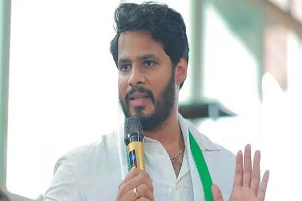 ‘ಸಿಎಂ ಸೋಲಿನ ಭಯದಿಂದ ಚುನಾವಣಾ ಆಯೋಗದ ಎದುರು ಧರಣಿ ಮಾಡುತ್ತಿದ್ದಾರೆ’: ನಿಖಿಲ್ ಕುಮಾರಸ್ವಾಮಿ